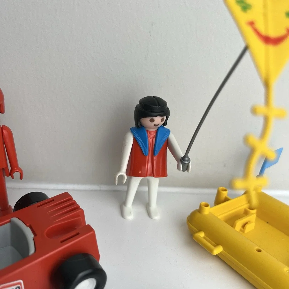 Playmobil Vintage Lot Race Car Driver Boat People Kite Flowers Weapons‎ Treasure